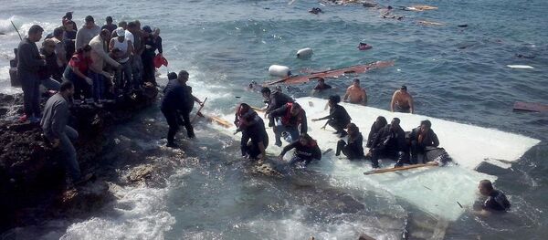 Göçmen taşıyan tekne battı - Sputnik Türkiye