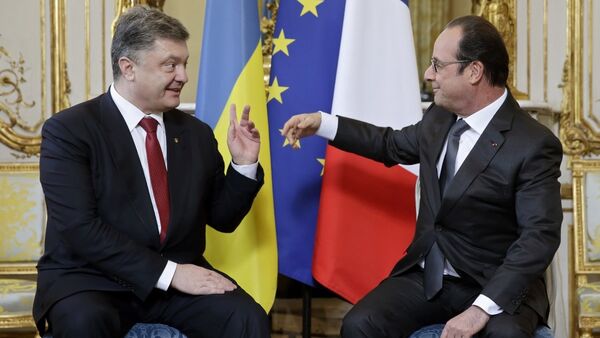 Ukrayna Devlet Başkanı Pyotr Poroşenko ve Fransa Cumhurbaşkanı François Hollande - Sputnik Türkiye