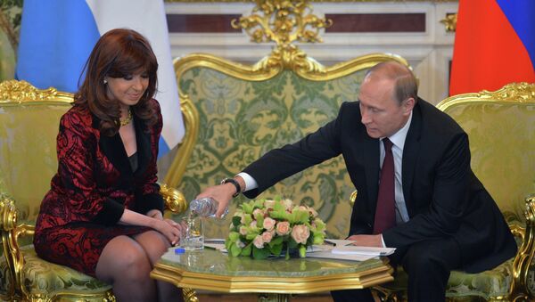Rusya Devlet Başkanı Vladimir Putin ve Arjantin Devlet Başkanı Cristina Fernandez de Kirchner - Sputnik Türkiye