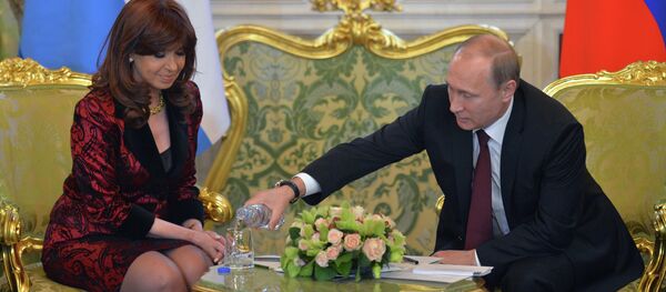 Rusya Devlet Başkanı Vladimir Putin ve Arjantin Devlet Başkanı Cristina Fernandez de Kirchner - Sputnik Türkiye