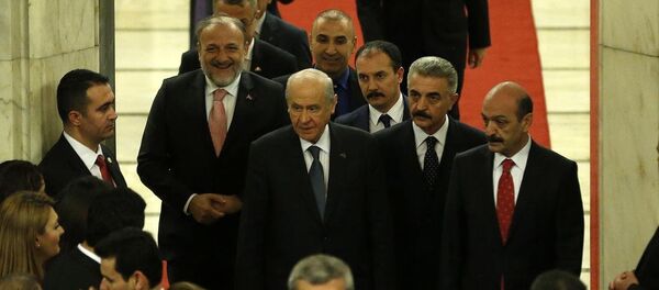 TBMM Başkanı Cemil Çiçek (sağda)- MHP Genel Başkanı Devlet Bahçeli (soldaki) - Sputnik Türkiye
