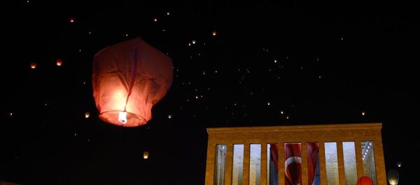 Anıtkabir'de 1915 barış balonu uçuruldu. - Sputnik Türkiye