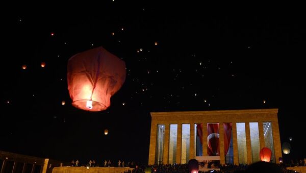 Anıtkabir'de 1915 barış balonu uçuruldu. - Sputnik Türkiye