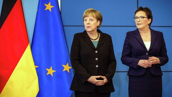 Almanya Başbakanı Angela Merkel ve Polonya Başbakanı Ewa Kopacz - Sputnik Türkiye
