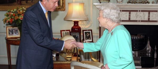 Türkiye Cumhurbaşkanı Recep Tayyip Erdoğan- İngiltere Kraliçesi 2. Elizabeth - Sputnik Türkiye