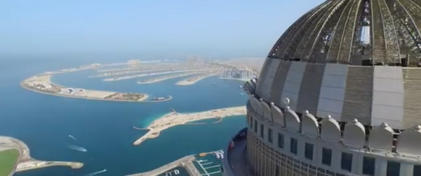 Dünyanın en yüksek apartmanından paraşütle atladılar - Sputnik Türkiye