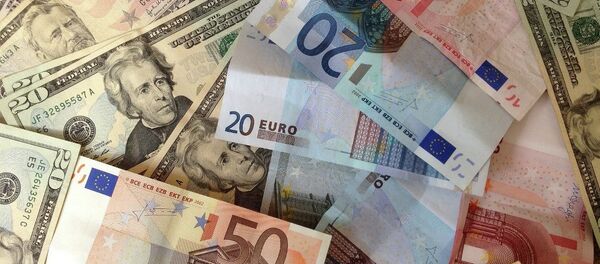 Euro banknotlarında Avrupa mimarisinden örnekler bulunuyor. - Sputnik Türkiye