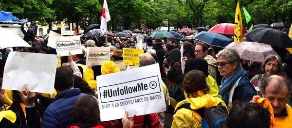 Paris'te istihbarat yasa tasarısına protesto eylemi - Sputnik Türkiye