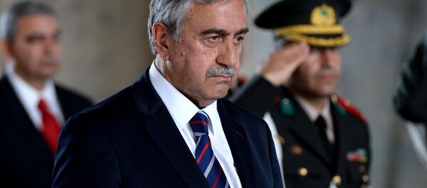 Ankara'da çeşitli temaslarda bulunacak KKTC Cumhurbaşkanı Mustafa Akıncı, Anıtkabir'i ziyaret etti. - Sputnik Türkiye