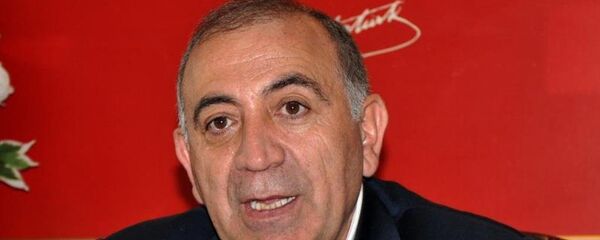 Gürsel Tekin - Sputnik Türkiye