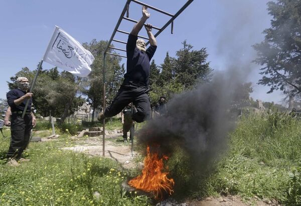 Özgür Suriye Ordusu'na bağlı (ÖSO) Birinci Alay’ın Halep’teki askeri eğitimleri.  - Sputnik Türkiye