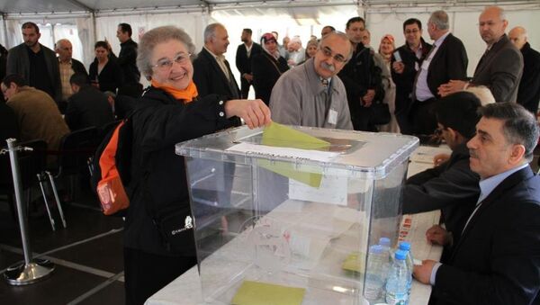 Avrupa'da yaşayan Türk seçmenler sandık başında - Sputnik Türkiye