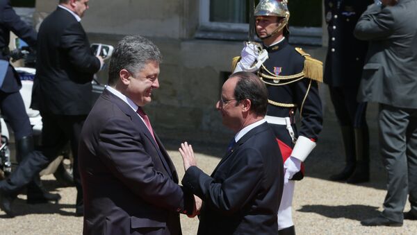 Fransa Cumhurbaşkanı François Hollande ve Ukrayna Devlet Başkanı Pyotr Poroşenko - Sputnik Türkiye