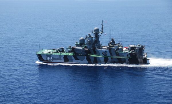 Akdeniz'de Rusya-Çin ortak tatbikatına katılan  hava yastığı üzerinde hareket etme özelliğine sahip Samum adlı füze gemisi - Sputnik Türkiye