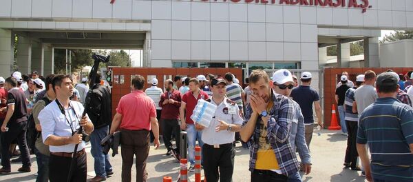 Bursa'daki otomotiv işçilerinin iş bırakma eylemi - Sputnik Türkiye