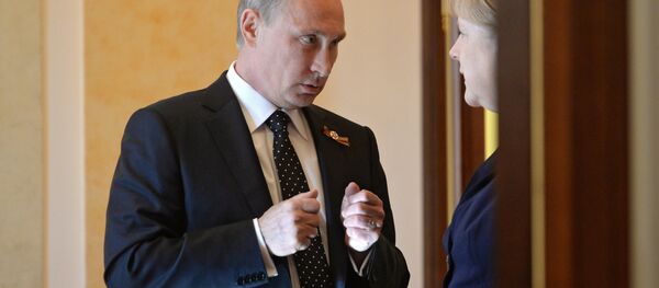 Rusya Devlet Başkanı Vladimir Putin ve Almanya Başbakanı Angela Merkel - Sputnik Türkiye