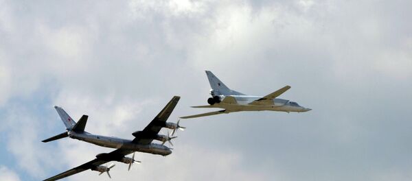 TU 95 ve TU 22 bombardıman uçakları - Sputnik Türkiye