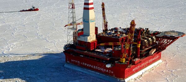 Prirazlomnaya  deniz tabanlı petrol arama platformu. - Sputnik Türkiye