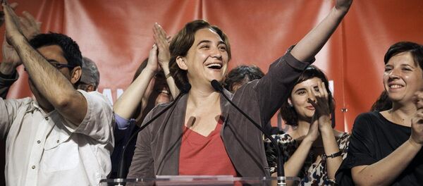 İspanya'da düzenlenen yerel seçimlerde Barcelona en Comu adlı siyasi oluşumun adayı Ada Colau İspanya'da düzenlenen yerel seçimlerde Barcelona en Comu adlı siyasi oluşumun adayı Ada Colau - Sputnik Türkiye