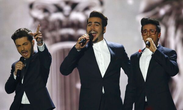 2015 Eurovision Şarkı Yarışması'nda İtalya'yı temsil eden Il Volo isimli  üçlüsü yarışmanın finalinde sahne alıyor - Sputnik Türkiye