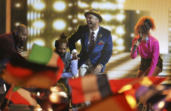 2015 Eurovision Şarkı Yarışması'nın Avustralya temsilcisi Guy Sebastian yarışmanın finalinde sahne alıyor - Sputnik Türkiye