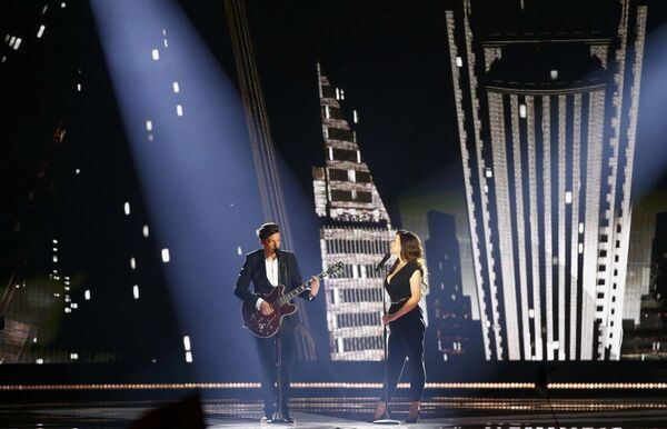 2015 Eurovision Şarkı Yarışması'nda Estonya'yı temsil eden Elina Born ve Stig Rasta sahne alıyor - Sputnik Türkiye