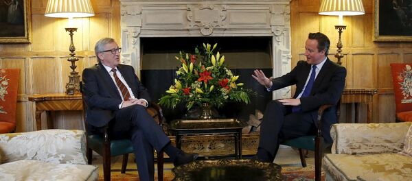 İngiltere Başbakanı David Cameron ve Avrupa Komisyonu Başkanı Jean Claude Juncker - Sputnik Türkiye