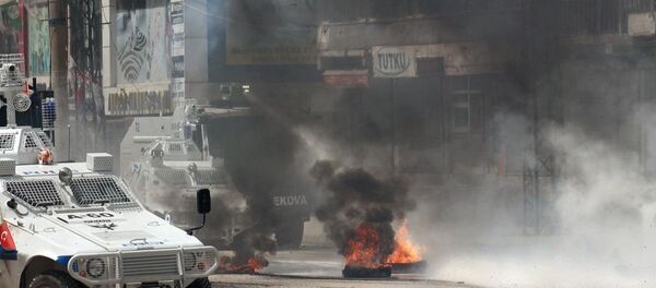 Yüksekova'da tören öncesi gerilim Yüksekova'da tören öncesi gerilim - Sputnik Türkiye