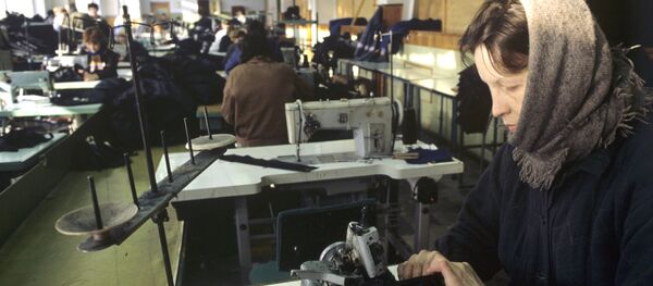 Rusya çalışan kadın fabrika - Sputnik Türkiye