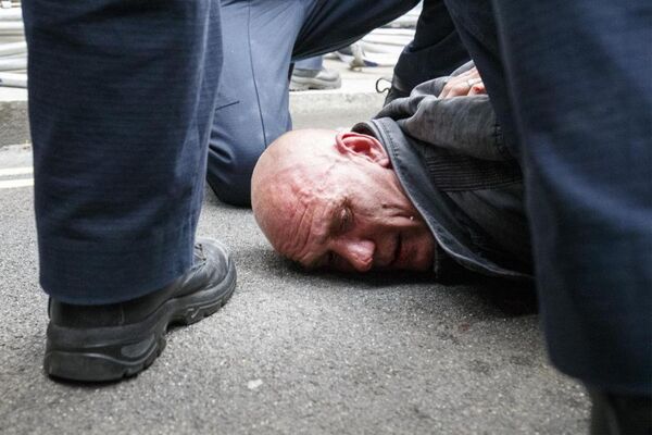 Polis göstericilere müdahalesi sert oldu. - Sputnik Türkiye