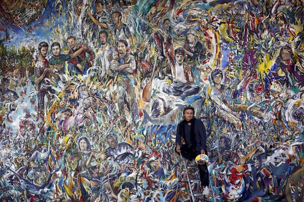 Ressam Haydar Özay tarafından bir buçuk yıllık çalışmanın ardından tamamlanan 50 metrekare büyüklüğündeki Gezi Resmi isimli tablo, sergilenmeye başlandı.  - Sputnik Türkiye