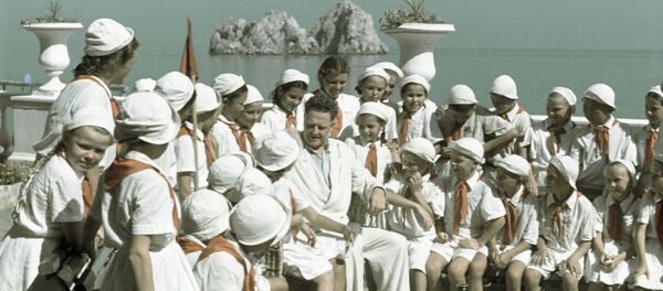 Nazım Hikmet - Sputnik Türkiye