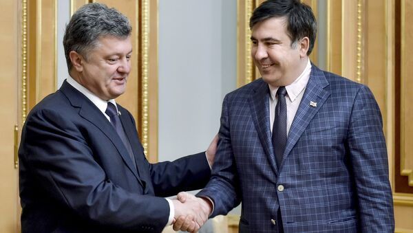 Ukrayna Devlet Başkanı Pyotr Poroşenko ve eski Gürcistan Devlet Başkanı Mihail Saakaşvili - Sputnik Türkiye