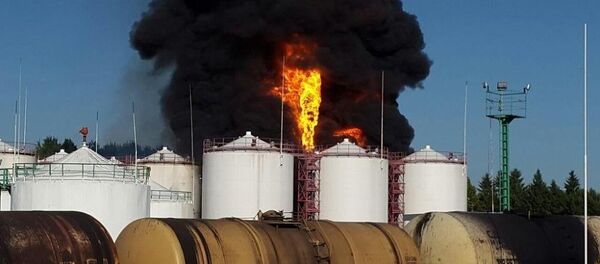 Kiev yakınlarındaki petrol depolarında yangın Kiev yakınlarındaki petrol depolarında yangın - Sputnik Türkiye