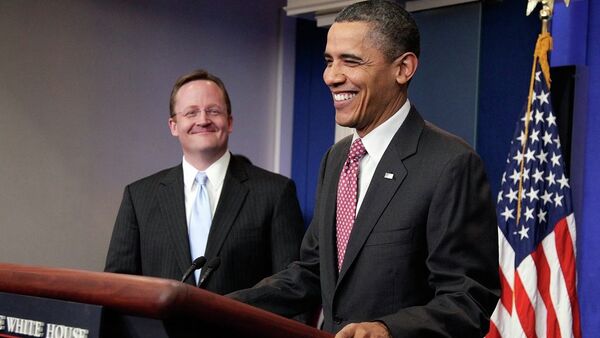 ABD Başkanı Barack Obama ve Beyaz Saray eski sözcüsü Robert Gibbs - Sputnik Türkiye