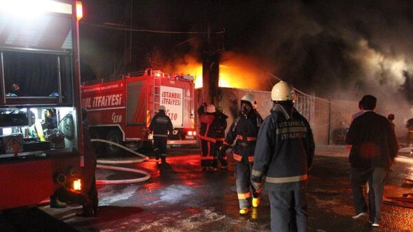 İstanbul yangın, itfaiye - Sputnik Türkiye