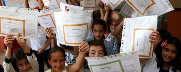 Okul tatili, karne - Sputnik Türkiye