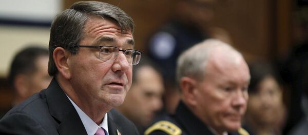 ABD Savunma Bakanı Ashton Carter ve Genelkurmay Başkanı Martin Dempsey - Sputnik Türkiye