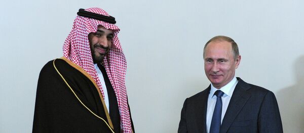 Rusya Devlet Başkanı Vladimir Putin ve Suudi Arabistan Prensi Muhammed bin Salman bin Abdulaziz, - Sputnik Türkiye