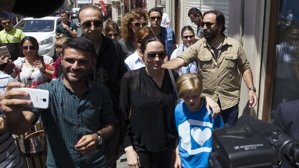 Angelina Jolie Mardin'de - Sputnik Türkiye