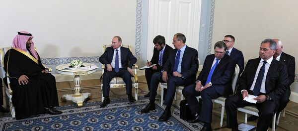 Russian President Vladimir Putin- Suudi Arabistan Savunma Bakanı Prens Muhammed bin Selman bin Abdulaziz - Sputnik Türkiye