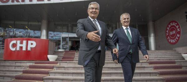 Deniz Baykal - Sputnik Türkiye