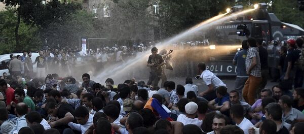 Erivan'da elektrik zammı protestosu - Sputnik Türkiye