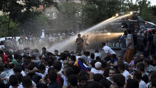 Erivan'da elektrik zammı protestosu - Sputnik Türkiye