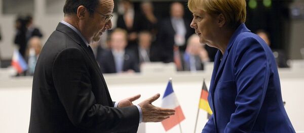 François Hollande ve Angela Merkel - Sputnik Türkiye