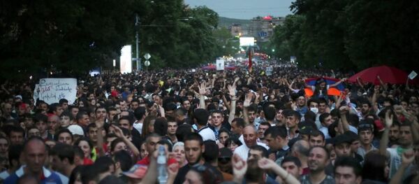 Ermenistan elektrik zammı protesto - Sputnik Türkiye