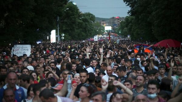 Ermenistan elektrik zammı protesto - Sputnik Türkiye
