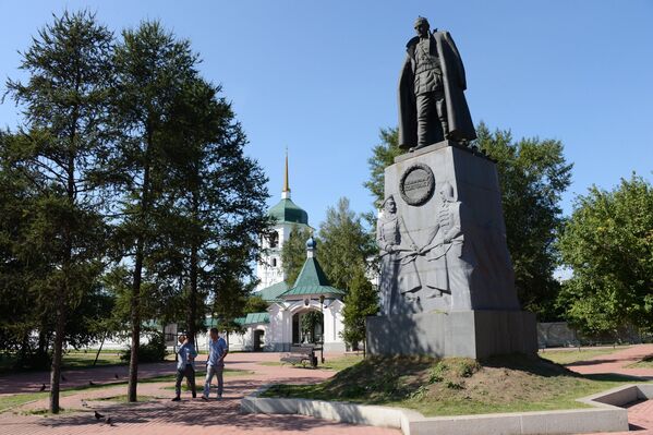 İrakutsk'ta Rus deniz subayı, amiral, kutup araştırmacısı Aleksandr Kolçak anıtı - Sputnik Türkiye