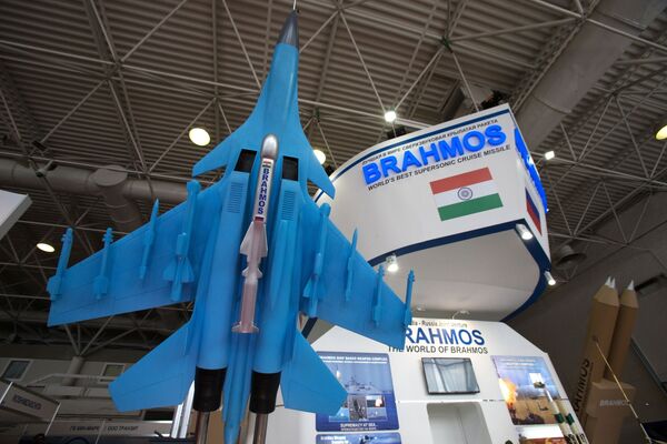 Rusya-Hindistan ortak işletmesi BraMos’un ürünleri, Sankt-Petersburg Uluslararası Denizcilik Savunma Fuarı’nda - Sputnik Türkiye