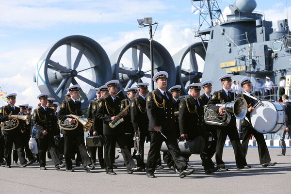 Bando, Sankt-Petersburg Uluslararası Denizcilik Savunma Fuarı’nda - Sputnik Türkiye